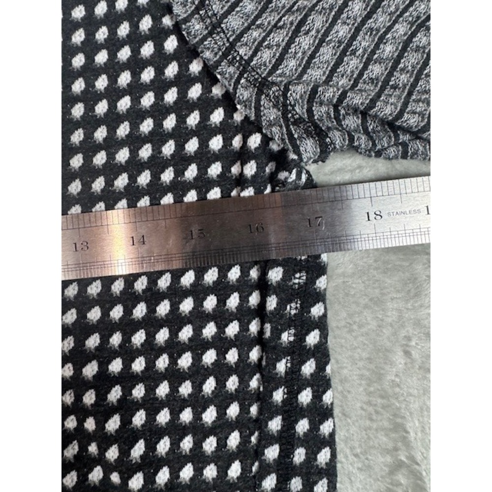 easel Black and White Patterned Long Sleeve Tee - Picture 5 of 9